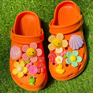 Ins สติกเกอร์ ลายดอกไม้น่ารัก DIY สําหรับตกแต่งรองเท้า crocs