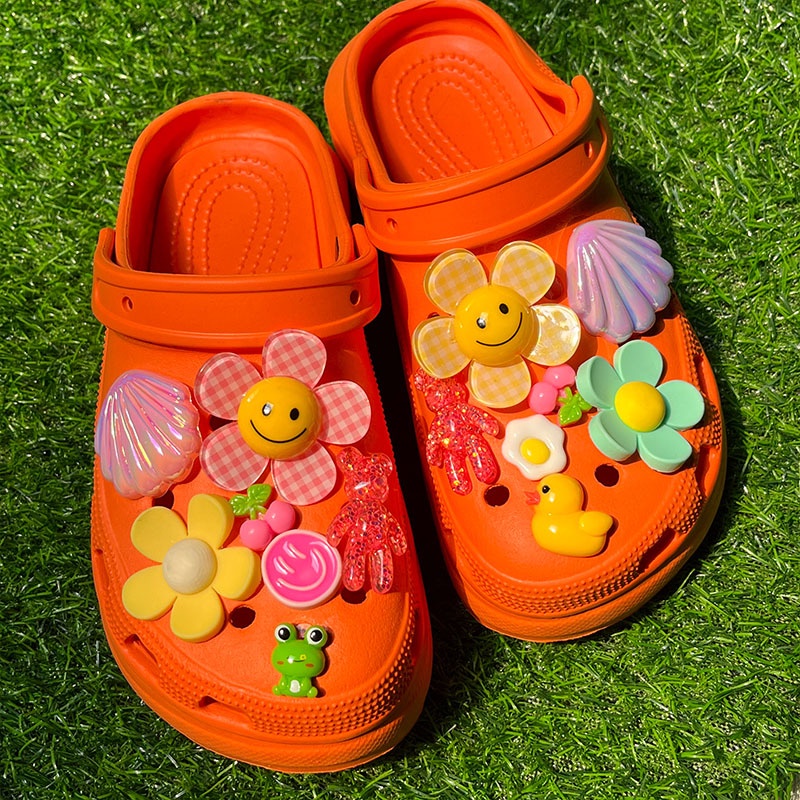 Ins สติกเกอร์ ลายดอกไม้น่ารัก DIY สําหรับตกแต่งรองเท้า croc
