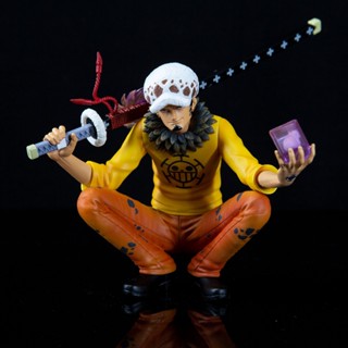 ฟิกเกอร์ Trafalgar Law Squatting King of Thieves แบบตั้งโต๊ะ