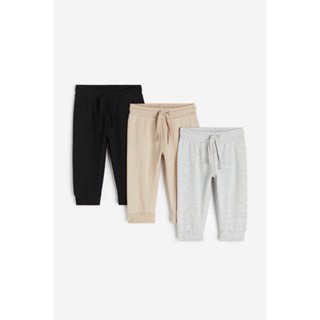 H&amp;M  Boy 3-pack cotton joggers 1088055_1