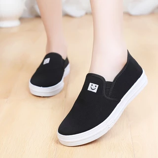 พร้อมส่ง🚚รองเท้าผ้าใบผู้หญิง สลิปออน สไตล์เรียบง่าย แฟชั่น ลำลอง ลำลอง ยืดหยุ่นได้ดี ไม่เจ็บเท้า ทนต่อการสึกหรอ P-015