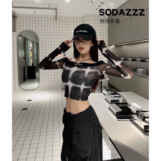 Sodazzz เสื้อยืดแขนยาว เปิดไหล่ข้างเดียว เข้ารูป สไตล์เรโทร สําหรับผู้หญิง 2023