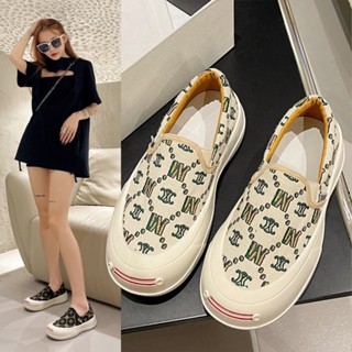 Hwshoes รองเท้าผ้าใบ ส้นแบน พิมพ์ลายตัวอักษร พื้นหนา สําหรับผู้หญิง