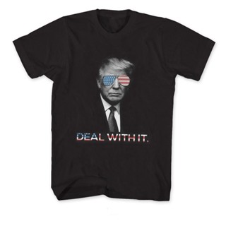 เสื้อยืด พิมพ์ลาย Deal With It Trump America Humorous สําหรับผู้ชาย ไซซ์ S 3XL