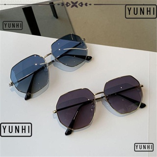 Yunhi แว่นตากันแดด UV400 กรอบโลหะ ทรงหลายเหลี่ยม สไตล์เรโทร สําหรับผู้หญิง และผู้ชาย