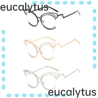 Eucalytus1 แว่นตาเลนส์ กรอบโลหะกลวง ทรงไม่สมมาตร ป้องกันแสงสีฟ้า สไตล์วินเทจ พร็อพถ่ายรูปบูธ สําหรับผู้หญิง และผู้ชาย