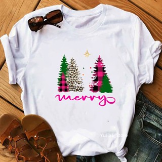 เสื้อยืด พิมพ์ลายกราฟฟิค Merry Christmas Tree สีขาว แฟชั่นฤดูร้อน สไตล์ฮาราจูกุ สําหรับผู้หญิง