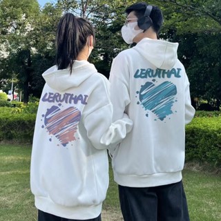 เสื้อกันหนาวแขนยาวลําลอง มีฮู้ด ผ้ากํามะหยี่ แบบหนา พิมพ์ลายตัวอักษรกราฟฟิติ หัวใจ สีแดง แบบเรียบง่าย เหมาะกับฤดูหนาว สําหรับผู้หญิง และผู้ชาย 2023 ไซซ์ 3XL
