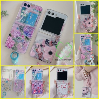 เคสโทรศัพท์มือถือแบบแข็ง ใส กันกระแทก ลายดอกไม้ พร้อมสายคล้องข้อมือ สําหรับ Samsung Galaxy Z Flip 5 Z Flip 4 Z Flip 3