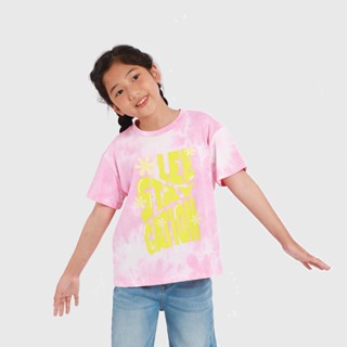 LEE KIDS เสื้อยืดแขนสั้นเด็กผู้หญิง คอลเลคชั่น Bright Holiday ทรง OVERSIZE รุ่น LK S223GTSSN08 สีชมพู ลี เสื้อยืดแขนสั้น เสื้อผ้า เสื้อผ้าเด็กหญิง