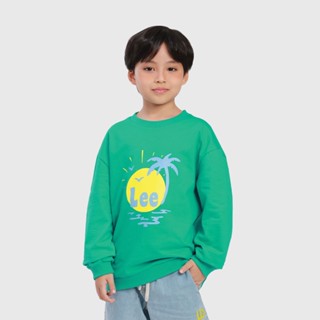 LEE KIDS เสื้อคลุมสวมหัวเด็กผู้ชาย คอลเลคชั่น Bright Holiday ทรง OVERSIZE รุ่น LK S223BPULN10 สีเขียว ลี เสื้อคลุมสวมหัว เสื้อผ้า เสื้อผ้าเด็กผู้ชาย