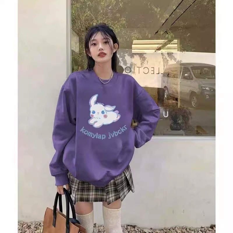 เสื้อกันหนาวลําลอง แขนยาว คอกลม พิมพ์ลายการ์ตูนน่ารัก ทรงหลวม สีม่วง สไตล์เกาหลี สําหรับสตรี
