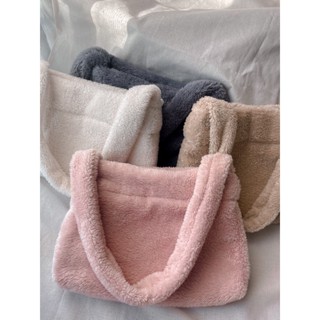 2023  IWY 🎀กระเป๋าสะพายข้างขนนุ่ม 4 สี mini flufy bag พร้อมส่งจากไทย