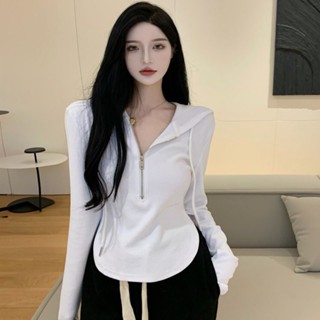 เสื้อยืดแขนยาว มีซิป ทรงสลิมฟิต แบบไม่สม่ําเสมอ สําหรับผู้หญิง