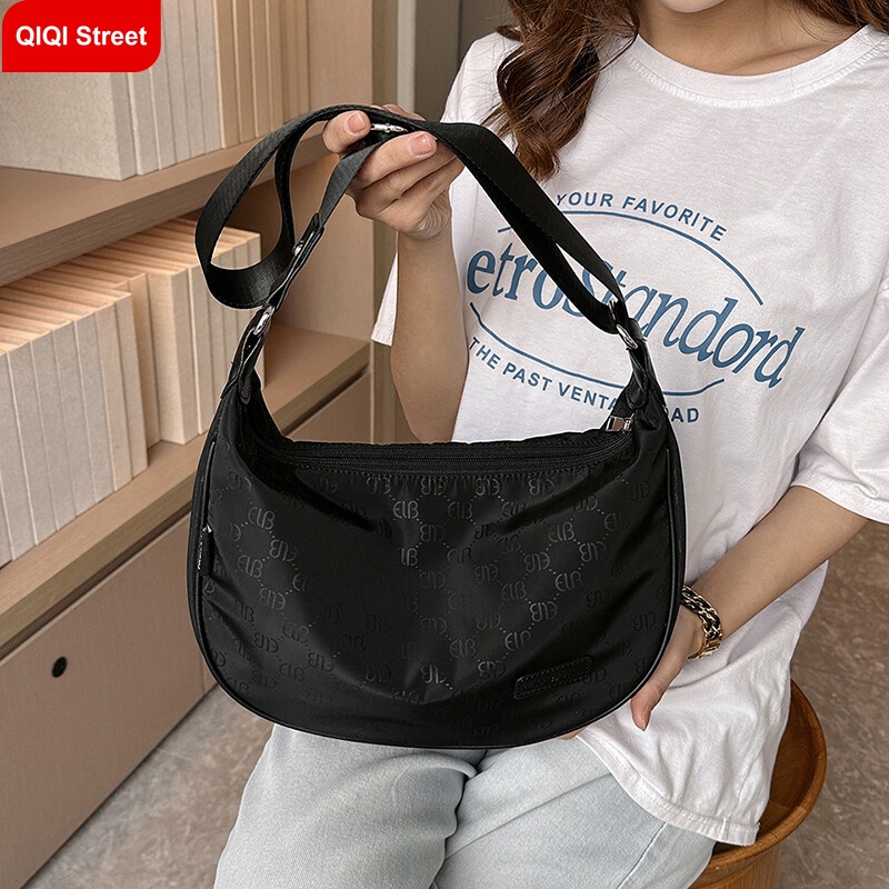 กระเป๋าสะพายไหล่ความจุขนาดใหญ่แฟชั่นสตรีเวอร์ชั่นเกาหลีใหม่น้ําหนักเบากันน้ําอเนกประสงค์กระเป๋าสะพายข้าง