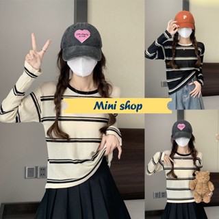 Mini shop🌸พร้อมส่ง🌸 (39159) เสื้อไหมพรมลายทาง แขนยาวสีตัดกัน 2สี -C