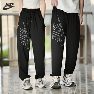 【พร้อมส่ง】ของแท้ 100% Nike กางเกงกีฬา พิมพ์ลายโลโก้ ทรงหลวม สําหรับผู้ชาย และผู้หญิง