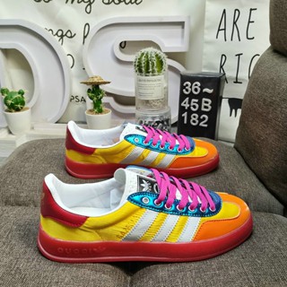 รองเท้ากีฬาลําลอง Gazelle ข้อต่ํา เข้ากับทุกการแต่งกาย สไตล์เรโทร