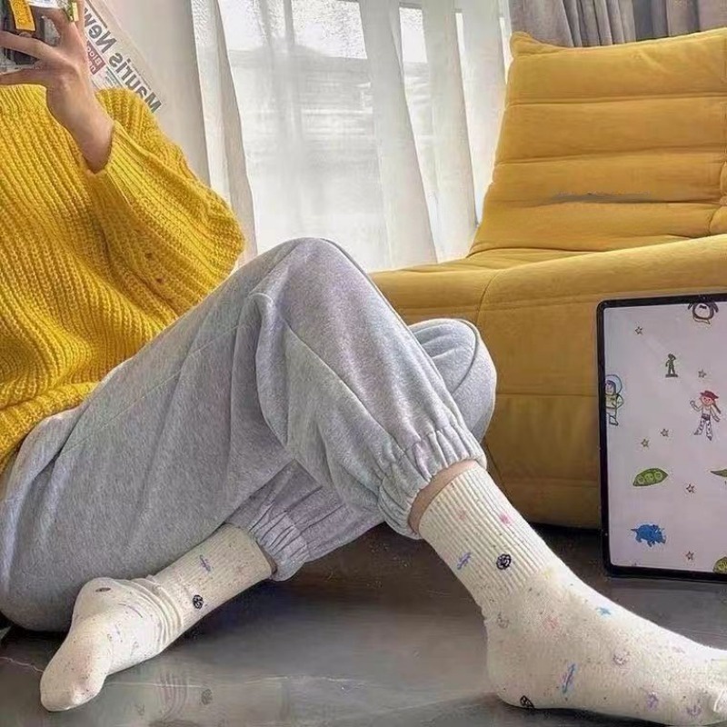 Kawaii ถุงเท้าข้อยาว แบบนิ่ม กันลื่น ลายดวงจันทร์ และดาวน่ารัก สไตล์ฮาราจูกุ สําหรับผู้หญิง - รูปที่ 2