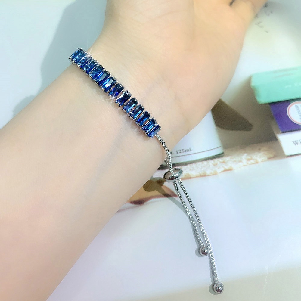 สร้อยข้อมือเทนนิส ปรับได้ สําหรับผู้หญิง สีฟ้า แวววาว เพทาย คริสตัล โซ่ บนมือ สุภาพสตรี เสน่ห์ สร้อยข้อมือ เทรนด์ เครื่องประดับ ของขวัญเด็กผู้หญิง