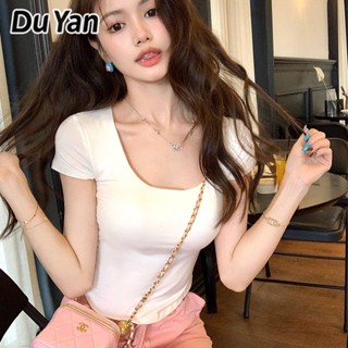 Du Yan เสื้อยืดครอปท็อป แขนสั้น คอสี่เหลี่ยม เซ็กซี่ สําหรับผู้หญิง