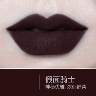 ลิปสติก เนื้อแมตต์ สีเข้ม สไตล์เรโทร