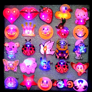 เข็มกลัด แบบเรืองแสง ลายการ์ตูน มีไฟกระพริบ led ของเล่นสําหรับเด็กอนุบาล