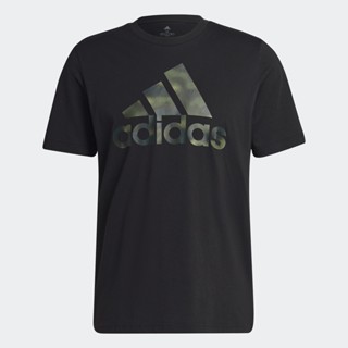 adidas ไลฟ์สไตล์ เสื้อยืดพิมพ์ลายพราง Essentials ผู้ชาย สีดำ HL6934