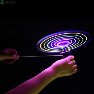 Needway ของเล่นใบพัดบิน UFO พลาสติก เรืองแสง สุ่มสี สําหรับแม่ และลูก