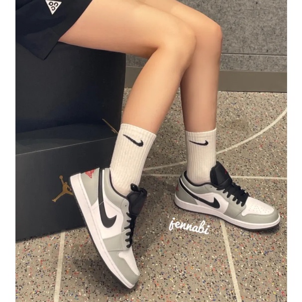 Nike Air Jordan 1 Low Light Smoke Grey  [ของแท้ 100%] รองเท้า sports