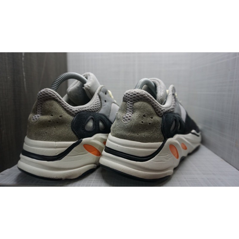 Adidas Yezzy 700 (9.5UK)