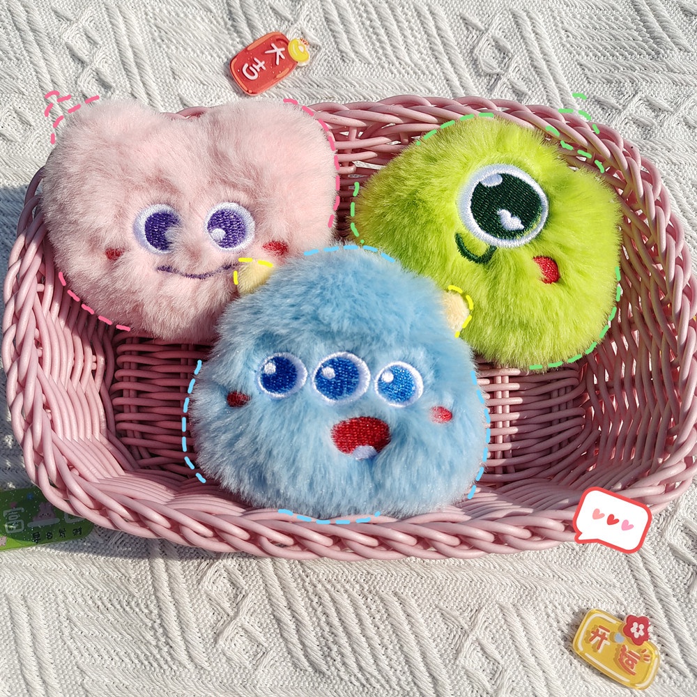 เข็มกลัด จี้ตุ๊กตามอนสเตอร์น้อยน่ารัก แบบตาข้างเดียว สามตา สีชมพู สําหรับตกแต่งกระเป๋า