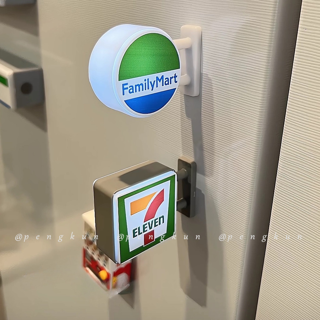 711 สติกเกอร์ตู้เย็นร้านสะดวกซื้อไฟกลางคืนครอบครัวส่องสว่างแม่เหล็กสร้างสรรค์แสงการ์ดแสดงการ์ดรุ่นที่มีของเล่นแสง