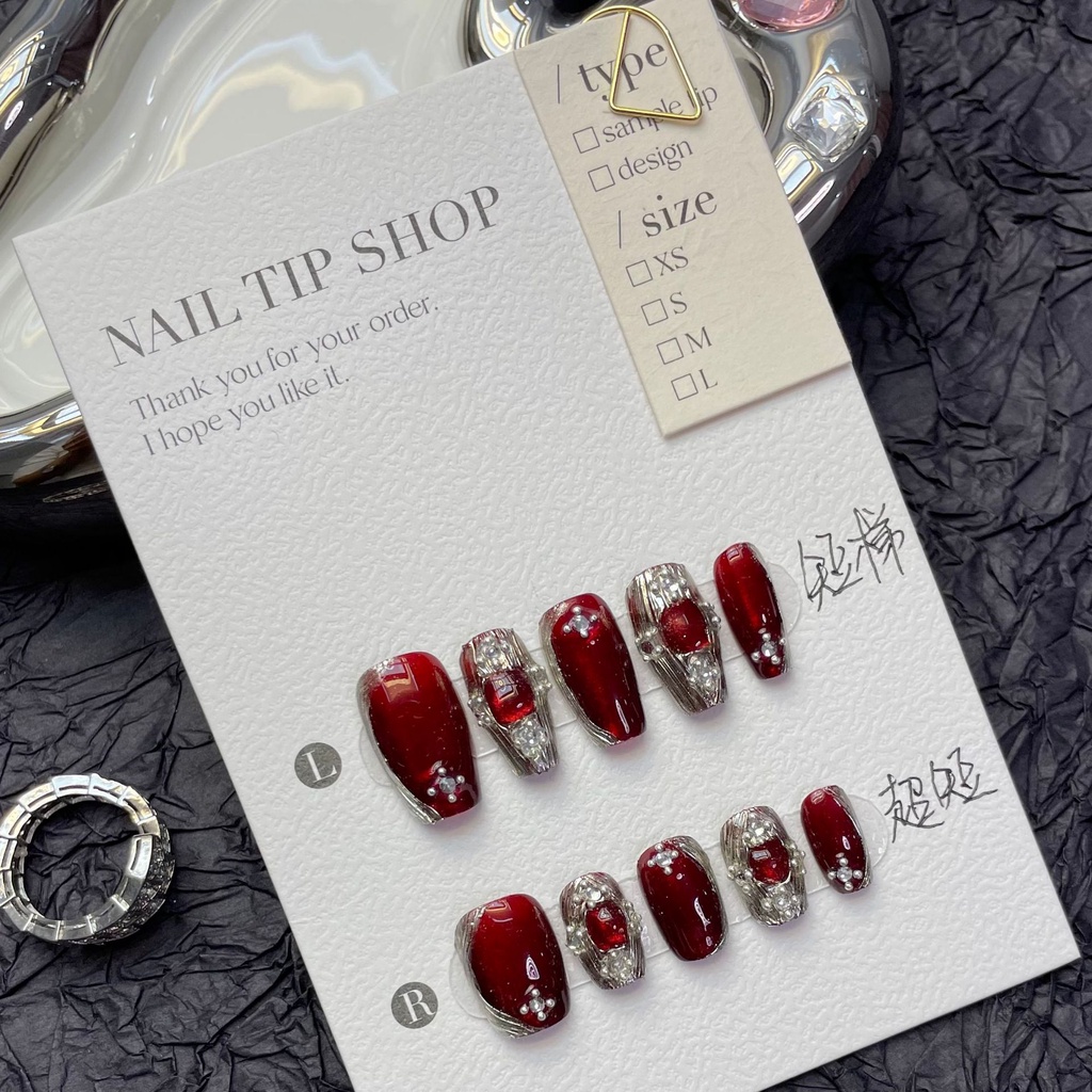 【 Handmade 】 เล ็ บเทียมสีแดงอ ่ อนโยน Buccellati ลมคริสตัลแมวตาส ่ องไฟเล ็ บนํามาใช ้ ใหม ่ และถอดได ้