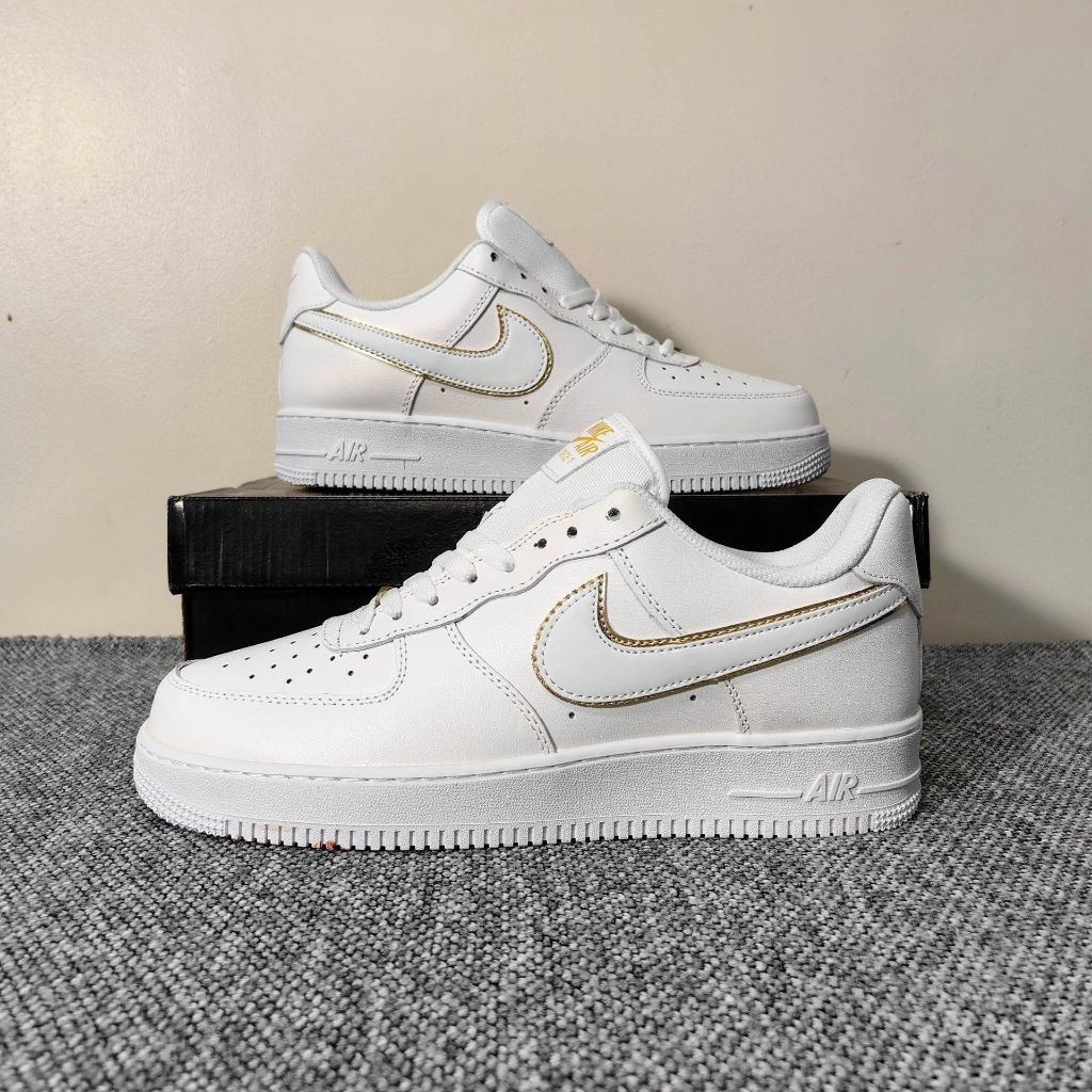 Nike Air Force 1 Low สีขาว/ทอง