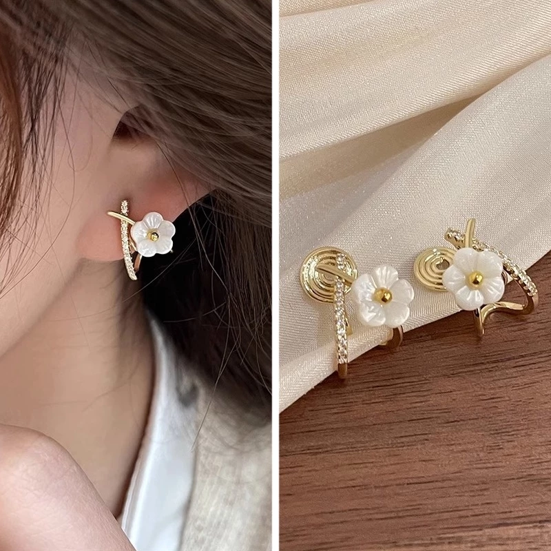 ต่างหูหนีบ ต่างหูแบบหนีบ ชุดเครื่องประดับ ต่างหู แบบคลิปหนีบ ประดับมุก ลายดอกไม้ สีขาว สําหรับผู้หญิง