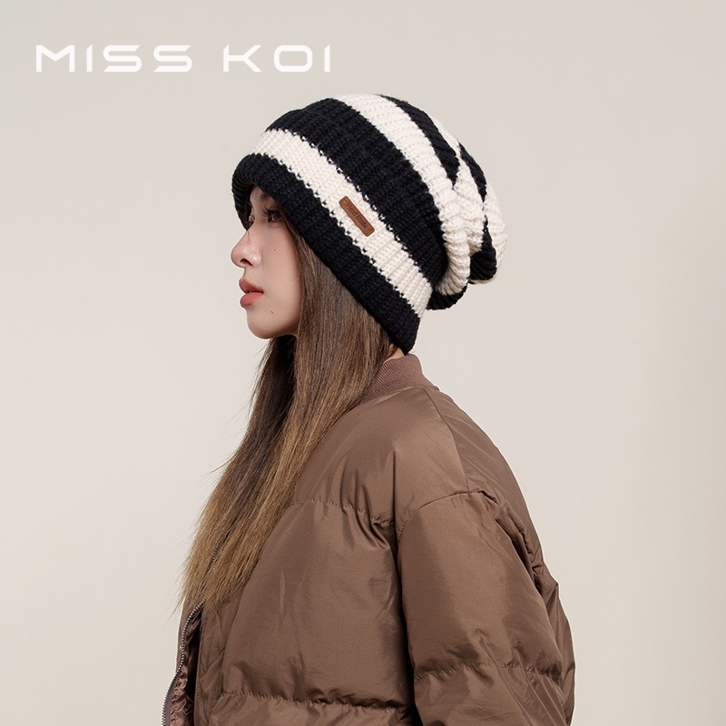 Misskoi [พร้อมส่ง] หมวกผ้าขนสัตว์ถัก ทรงหลวม ขนาดใหญ่ ลายทาง สไตล์ญี่ปุ่น แฟชั่นฤดูใบไม้ร่วง ฤดูหนาว สําหรับผู้หญิง