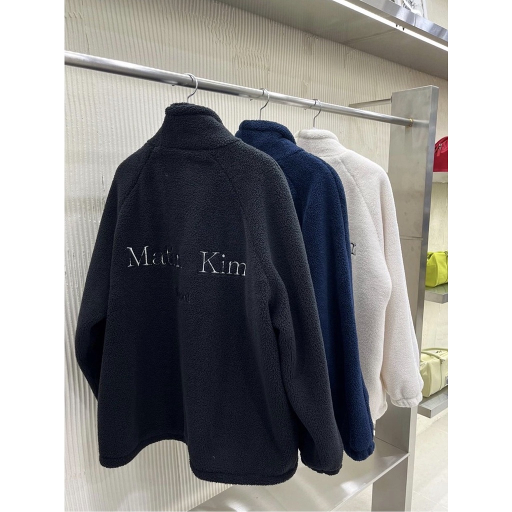 [Matin Kim] เสื้อโค้ทแจ็กเก็ต เสื้อโค้ท ผ้าฝ้าย ผ้าฟลีซ แบบหนา ปักลาย ทรงหลวม แฟชั่นสไตล์เกาหลี สําหรับผู้หญิง