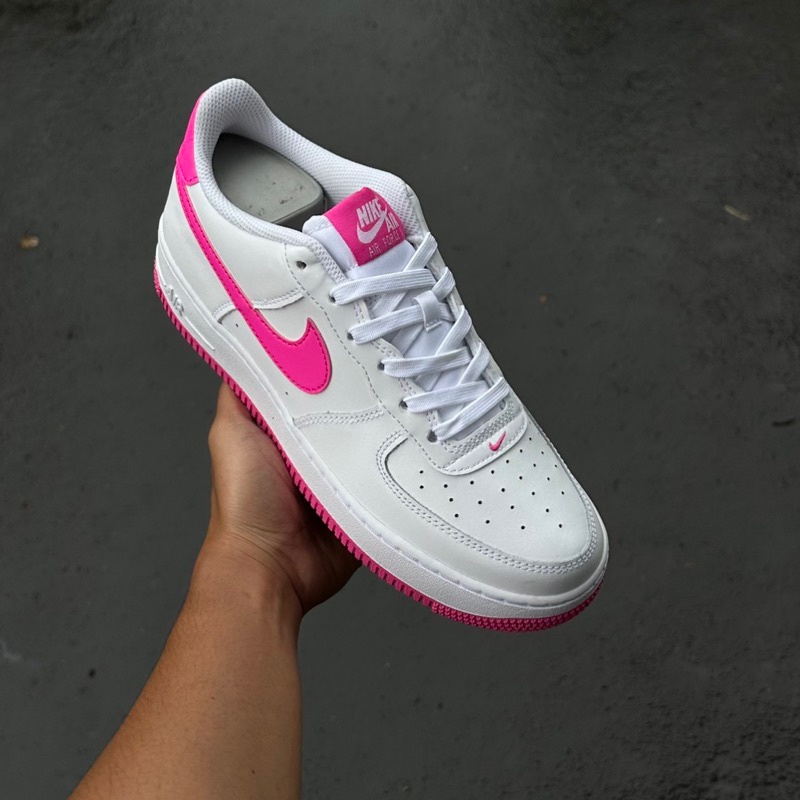 sepatu sneakers nike air force 1 white fuschia แฟชั่น