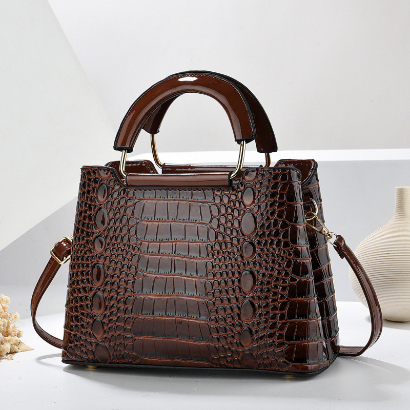 2025 สไตล์ใหม่แฟชั่นแบบพกพาผู้หญิงไหล่ข้างเดียว ผู้สื่อสาร กระเป๋าหญิง