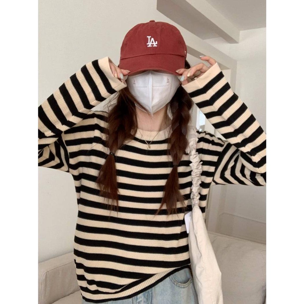 พร้อมส่ง เสื้อกันหนาว ผ้าไหมพรมถัก เสื้อแขนยาว ลายทางคอกลม ส่งเร็วส่งไว #E-0581