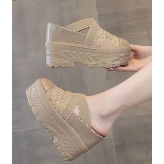 Wedge Heel รองเท้าแตะผู้หญิง Baotou Platform Sole Mesh Hollow Super High Heel Casual Shoes Size 34-39