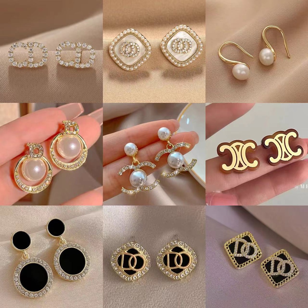 ต่างหู พิมพ์ลายตัวอักษร สีดํา สําหรับผู้หญิง