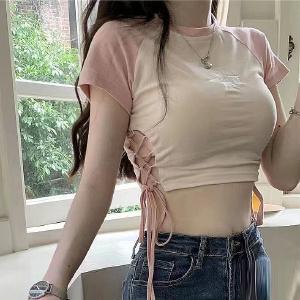 Dahong เสื้อยืดแขนสั้นผู้หญิง เสื้อยืดลําลอง คอกลม ทรงสกินนี่ สีตัดกัน สาวฮอต เอวแน่น สายกลวงออก แฟชั่นฤดูร้อน 12368