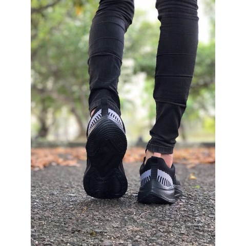 ADIDAS NEO BLACK....