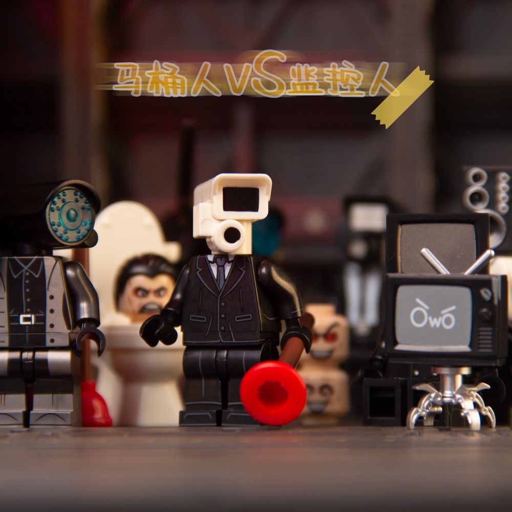 【พร้อมส่ง】การ์ด skibidi toilet โมเดลฟิกเกอร์ กล้องโทรทรรศน์ Titan TV Man Doll ของเล่นสําหรับเด็ก