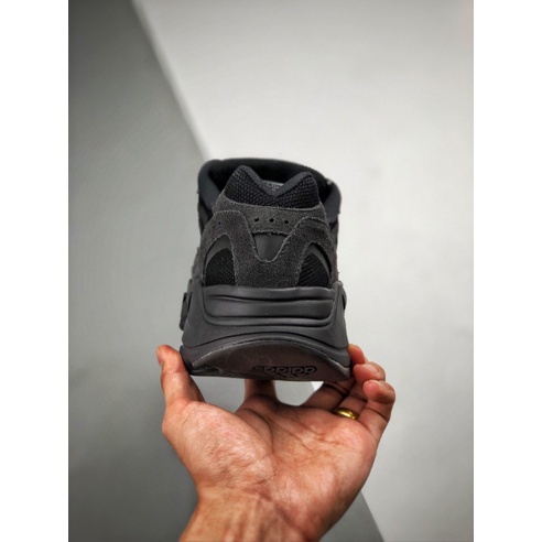 AD YEEZY BOOST 700 V2 ผ้าใบแฟชั่นสันทนาการ FU6684 สำหรับบุรุษและสตรี รองเท้า สำหรับขาย