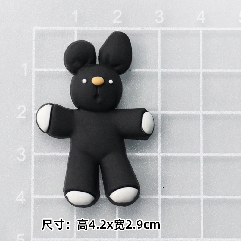 สีดําสีขาวกระต ่ าย Jibbitz Charm ตกแต ่ งรองเท ้ า PVC