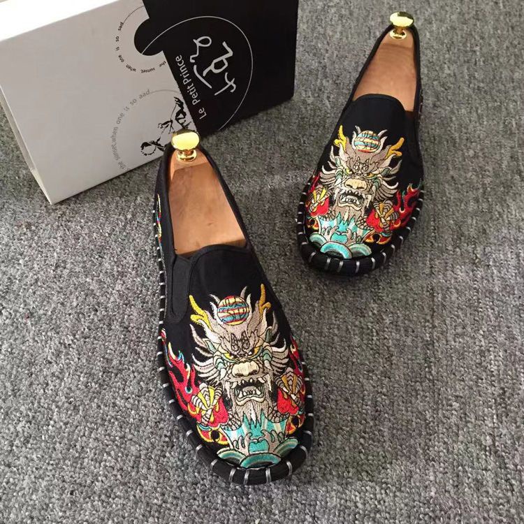 【พร้อมส่ง】รองเท้าผ้าใบลําลอง ปักลาย สไตล์เกาหลี สําหรับผู้ชาย