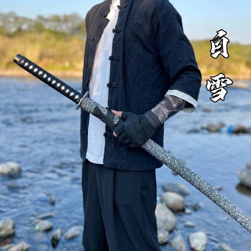 Longquan เมือง Yitang Hengdao เหล็กแมงกานีสสูงกลางแจ้งยานพาหนะป้องกันร่างกายอาวุธเย็นศิลปะการต่อสู้กลางแจ้งดาบฝึกหัด uno